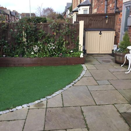 Leafy Lytham Central Lovely Ground Floor 1 Bedroom Apartment With Private Garden In Lytham Dog Friendly ลิธึม เซนต์ แอนน์ส ภายนอก รูปภาพ