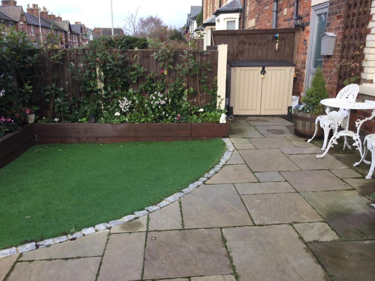Leafy Lytham Central Lovely Ground Floor 1 Bedroom Apartment With Private Garden In Lytham Dog Friendly ลิธึม เซนต์ แอนน์ส ภายนอก รูปภาพ
