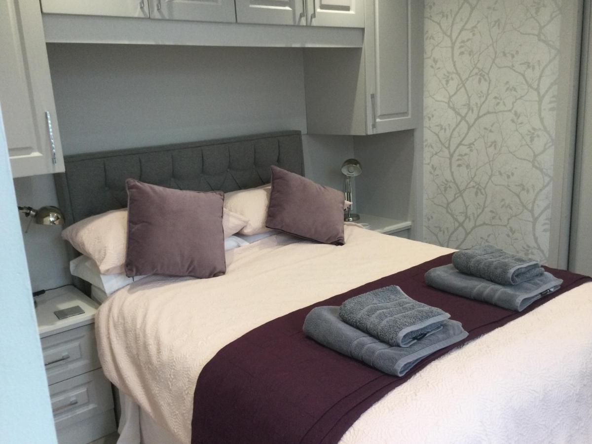 Leafy Lytham Central Lovely Ground Floor 1 Bedroom Apartment With Private Garden In Lytham Dog Friendly ลิธึม เซนต์ แอนน์ส ภายนอก รูปภาพ